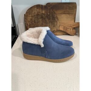 NWT Muk Luks womens 9 blue suede booties shoes